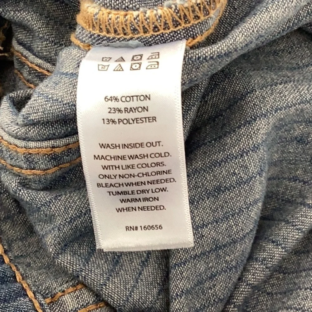 Sincerely Jules NWT WOMENS Washed  Blue Denim Jacket Medium - Picture 8 of 8